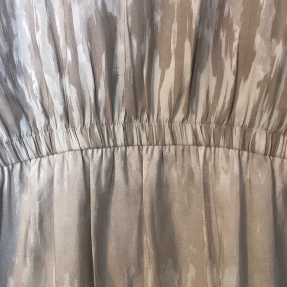 Silky cream patterned high low dress - Picture 5 of 5